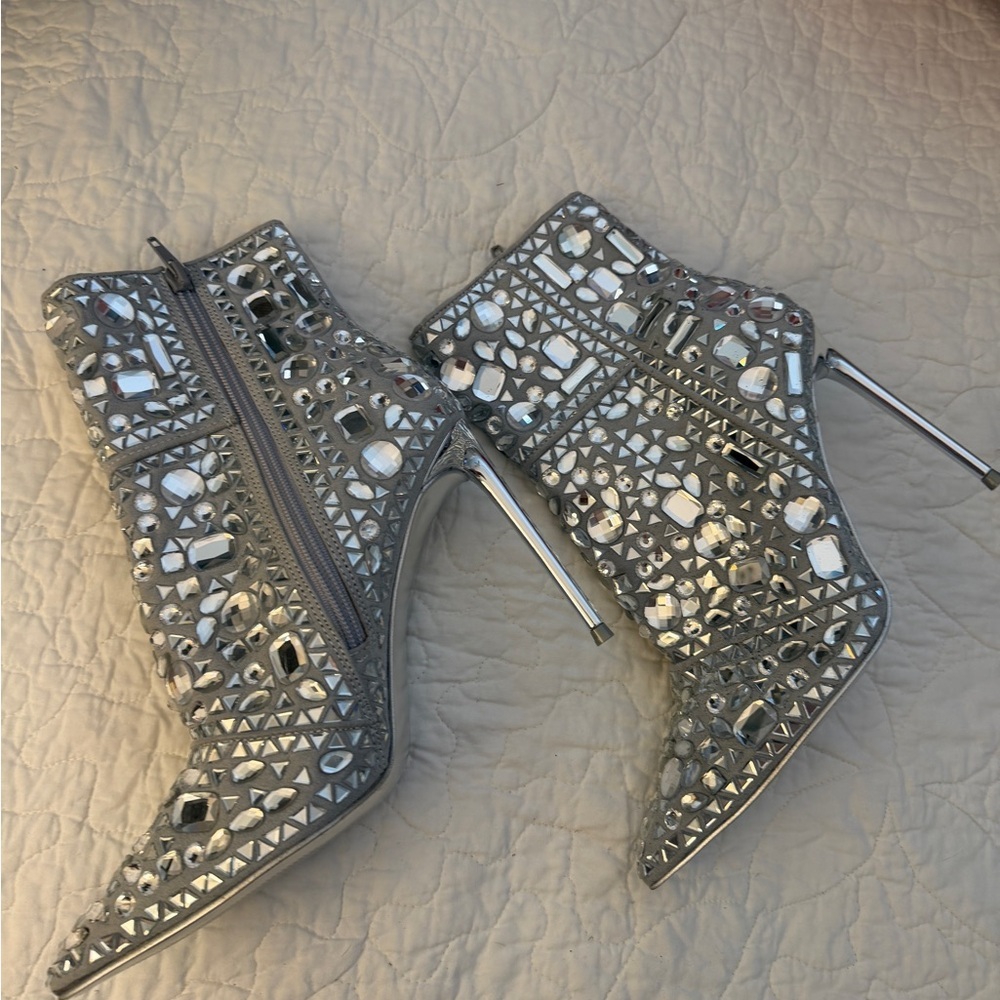 Steve Madden Silver Crystal Embellished Pointed-Toe Stiletto Boots - Picture 5 of 7